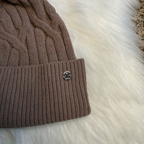 Lululemon Women's Cable Knit Pom Beanie One Size TPTC New - Picture 2 of 6